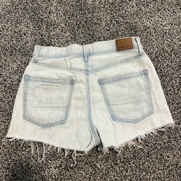 Light wash American Eagle jean shorts - Picture 2 of 2
